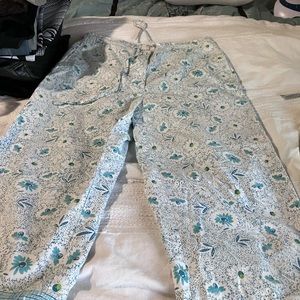 beautiful capri pants size 10